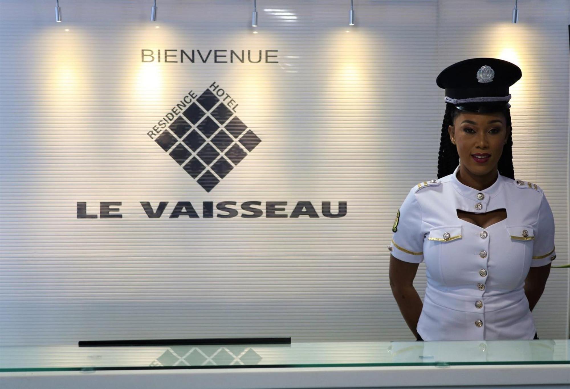Hotel Le Vaisseau Abiyán Exterior foto